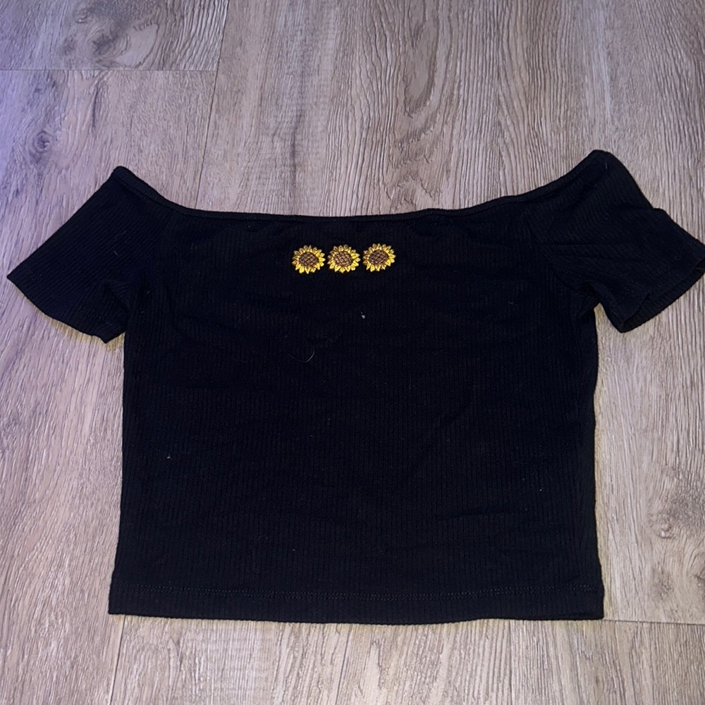 -black crop top from forever 21